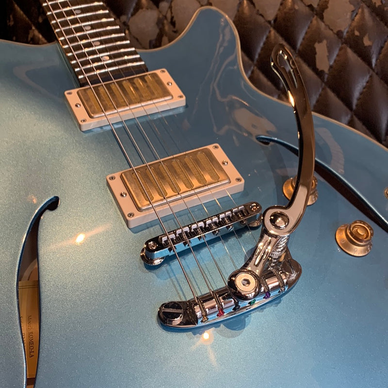 Eastman Romeo LA Thinline Hollowbody Electric Guitar w/ Case - Celestine Blue