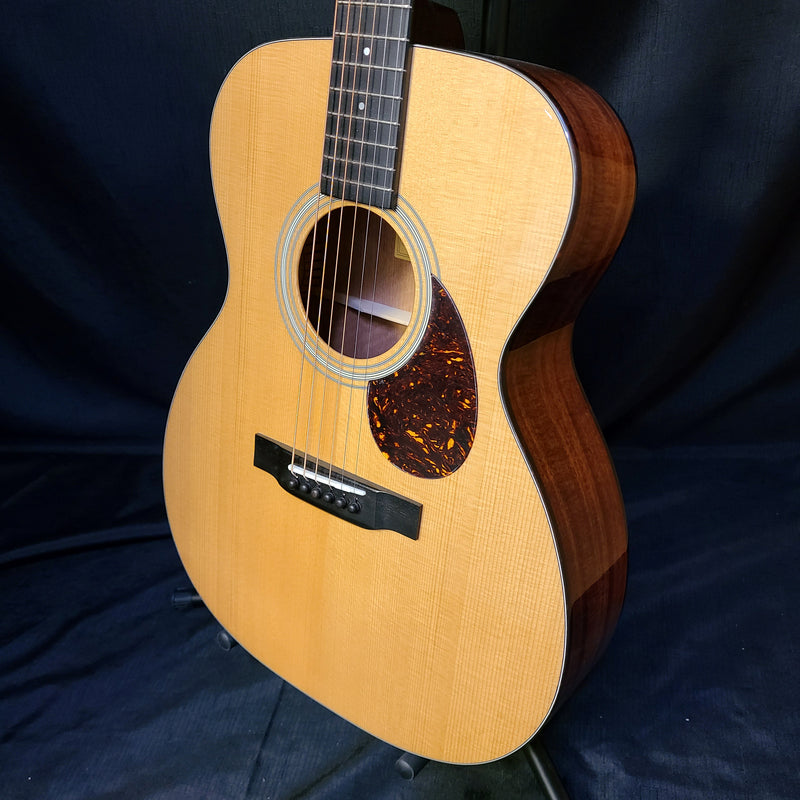 Eastman E6OM-TC Acoustic Guitar