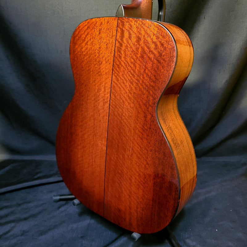 Eastman E6OM-TC Acoustic Guitar