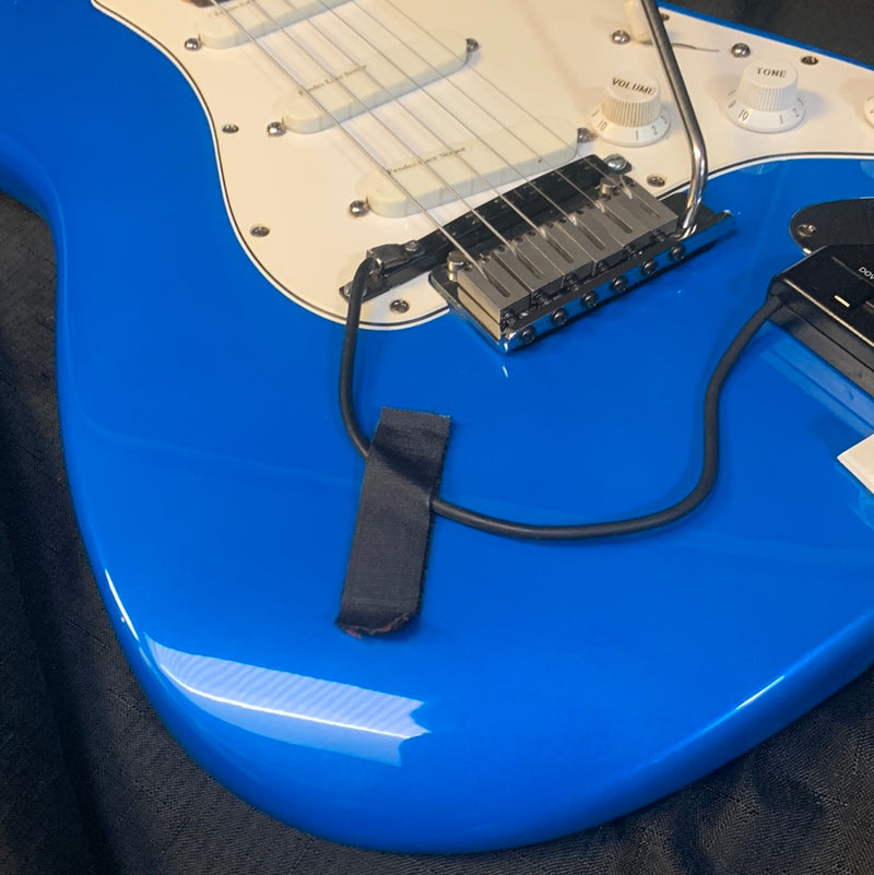 Used 1995 Fender American Strat Plus w/ Roland GK-2A & Case - Electric Blue 092523