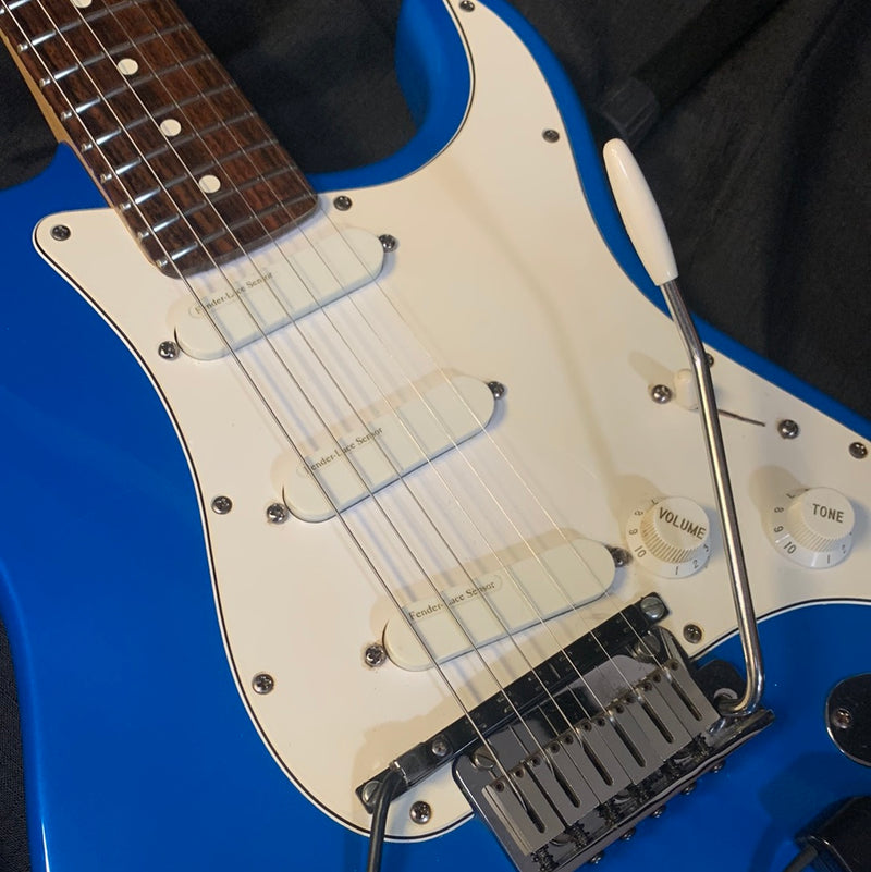 Used 1995 Fender American Strat Plus w/ Roland GK-2A & Case - Electric Blue 092523