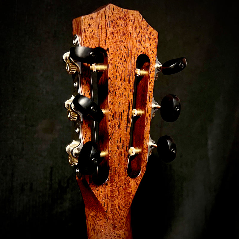 Taylor 322e 12-Fret Grand Concert w/ Case